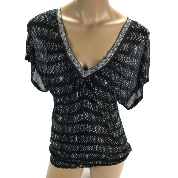 Free People Tops - 💕Free People V neck Blouse Medium Black Boho Cute